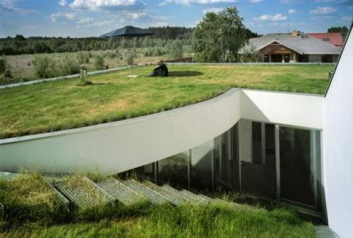Inspirasi desain Rumah dengan taman diatas atap ~ Amid Design